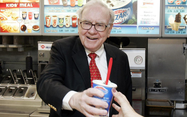 Ngày mai bắt đầu mở đấu giá bữa trưa "vui vẻ" với tỷ phú Warren Buffett, kỷ lục cao nhất từng lên tới 3,4 triệu USD