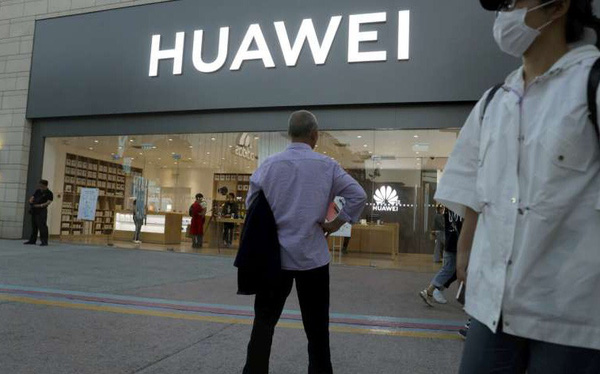 'Nóng mắt' vì bị liệt danh sách đen, Huawei yêu cầu hàng loạt nhân viên Mỹ về nước