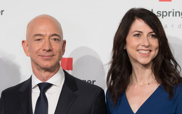 Nhận 37 tỷ USD sau ly hôn, vợ cũ ông chủ Amazon từ thiện một nửa
