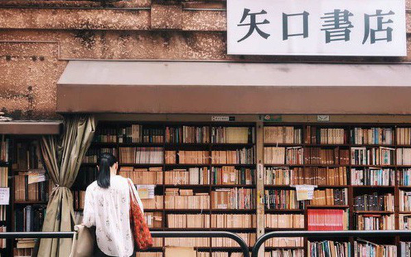 Ít ai biết giữa lòng Tokyo hoa lệ vẫn có một thư viện kiểu "một nghìn chín trăm hồi đó" đẹp như phim điện ảnh
