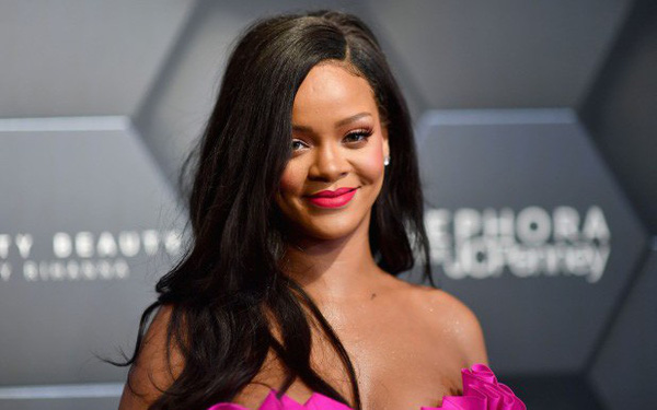 Rihanna: Từ tuổi thơ và mối tình đầu ngập tràn trong bạo lực đến nữ ca sĩ giàu nhất thế giới!